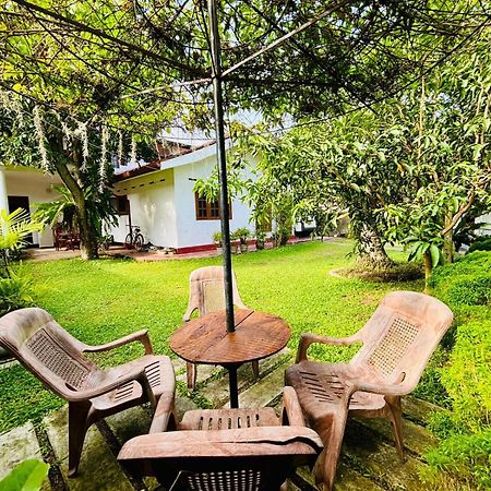 Sanithu Homestay And Villa Galle Exterior photo