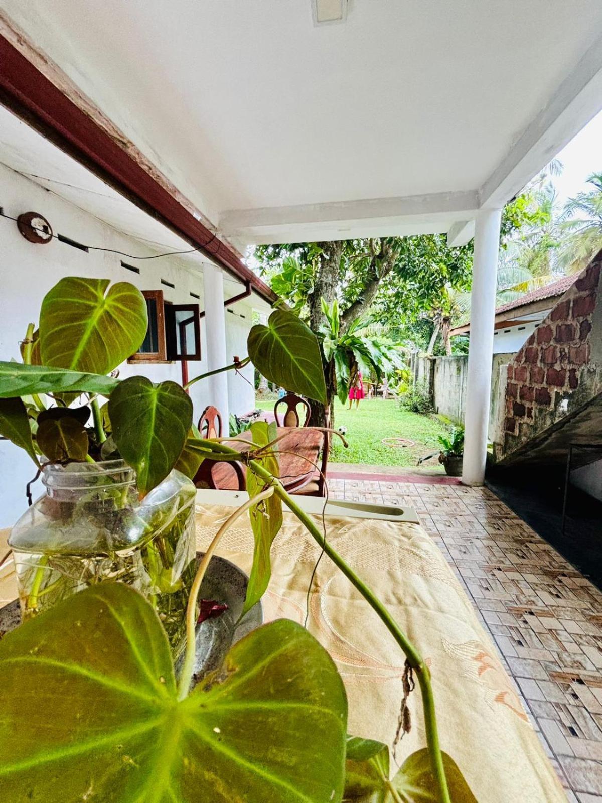 Sanithu Homestay And Villa Galle Exterior photo